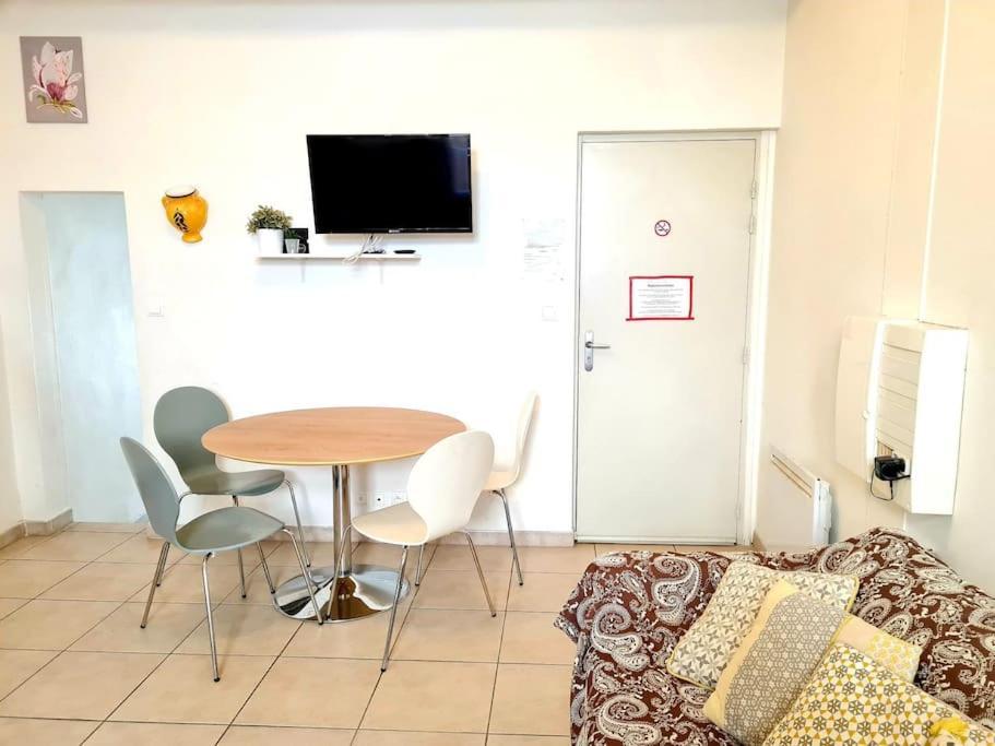 Appartement 4 Voyageurs Avec Terrasse - Wifi Carcassonne Ngoại thất bức ảnh